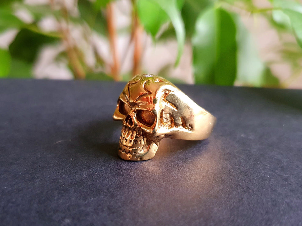 Gold Skull Ring / Mens Ring / Large size / Goth / Punk / Steampunk / Halloween / Mens jewelery / mens gift