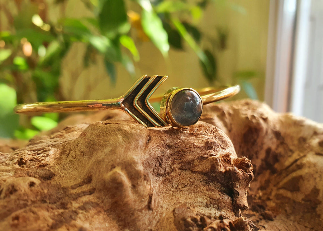 Labradorite Bracelet / Bangle / Brass / Ethnic / Rustic / Bohemian / Hippie / Gypsy / Psy / Chic / Jewellery / Body / Adjustable