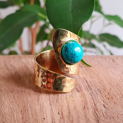 Ethnic style Brass & Turquoise Ring / Adjustable / Boho / Bohemian / Psy / Rustic / Tribal / Gypsy / Festival / Healing / Festival