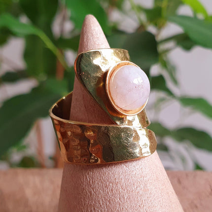 Ethnic style Brass & Moonstone Ring / Adjustable / Boho / Bohemian / Psy / Rustic / Tribal / Gypsy / Festival / Healing / Festival