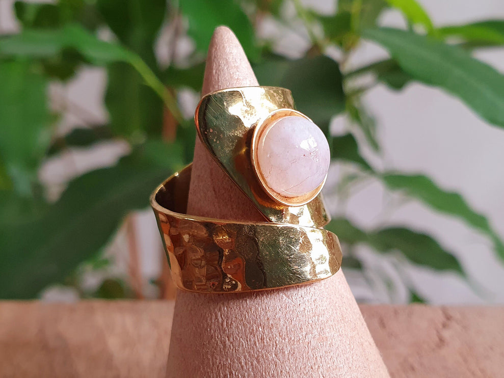 Ethnic style Brass & Moonstone Ring / Adjustable / Boho / Bohemian / Psy / Rustic / Tribal / Gypsy / Festival / Healing / Festival