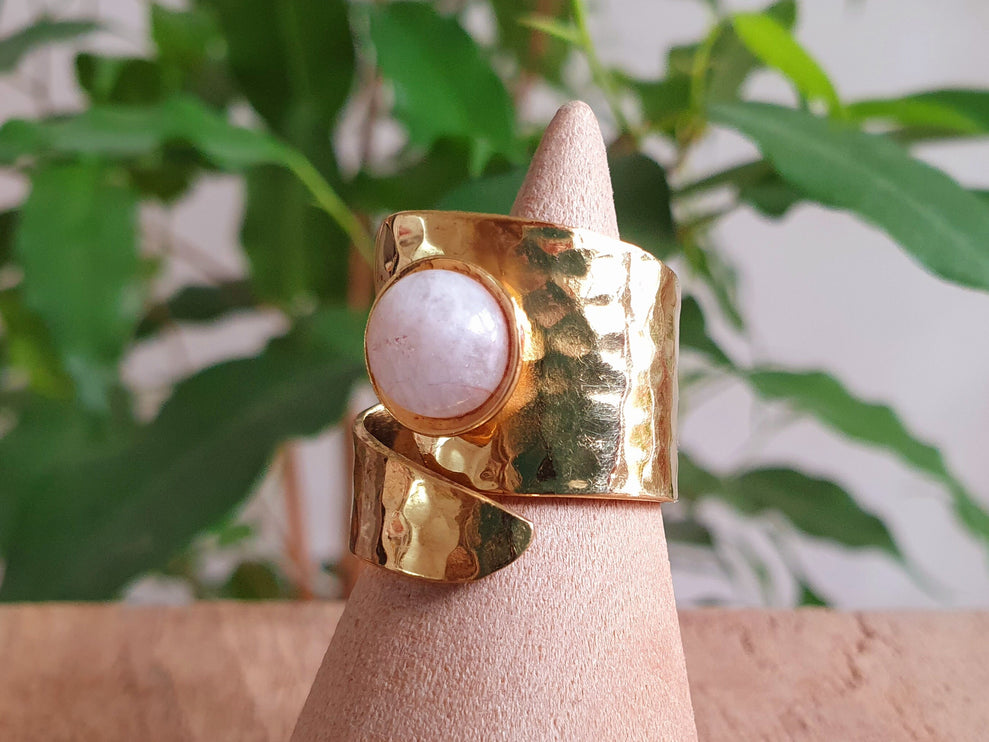 Ethnic style Brass & Moonstone Ring / Adjustable / Boho / Bohemian / Psy / Rustic / Tribal / Gypsy / Festival / Healing / Festival