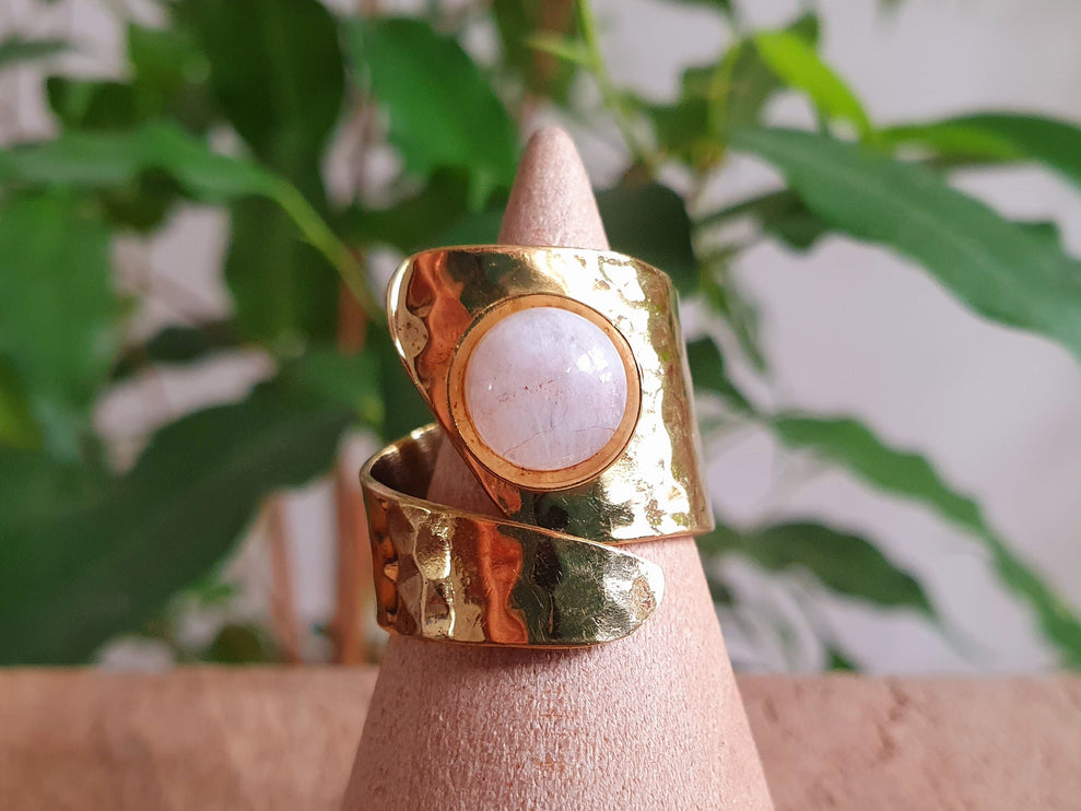 Ethnic style Brass & Moonstone Ring / Adjustable / Boho / Bohemian / Psy / Rustic / Tribal / Gypsy / Festival / Healing / Festival