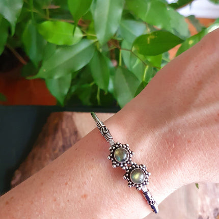 Bali Flower Silver Bracelet / Black Onyx / Bangle / Ethnic / Rustic / Bohemian / Hippie / Gypsy / Psy / Adjustable