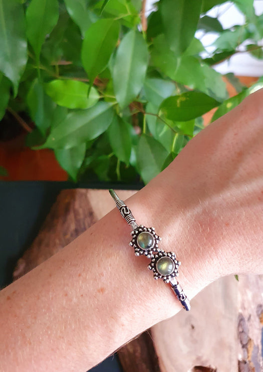 Bali Flower Silver Bracelet / Black Onyx / Bangle / Ethnic / Rustic / Bohemian / Hippie / Gypsy / Psy / Adjustable