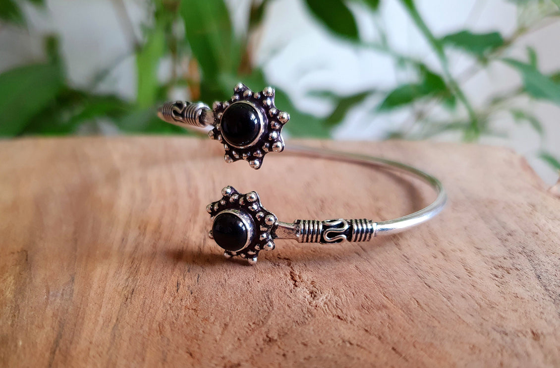 Bali Flower Silver Bracelet / Black Onyx / Bangle / Ethnic / Rustic / Bohemian / Hippie / Gypsy / Psy / Adjustable