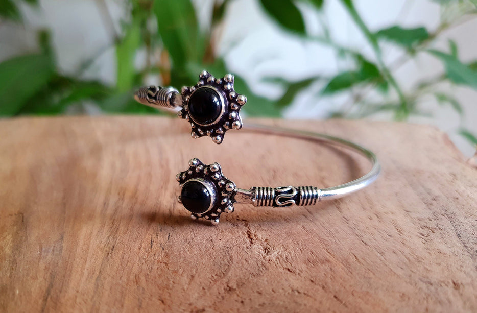 Bali Flower Silver Bracelet / Black Onyx / Bangle / Ethnic / Rustic / Bohemian / Hippie / Gypsy / Psy / Adjustable