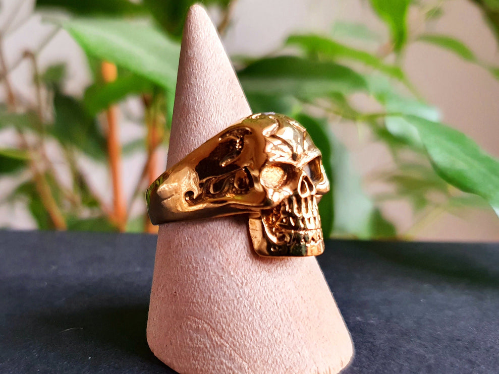 Gold Skull Ring / Mens Ring / Large size / Goth / Punk / Steampunk / Halloween / Mens jewelery / mens gift