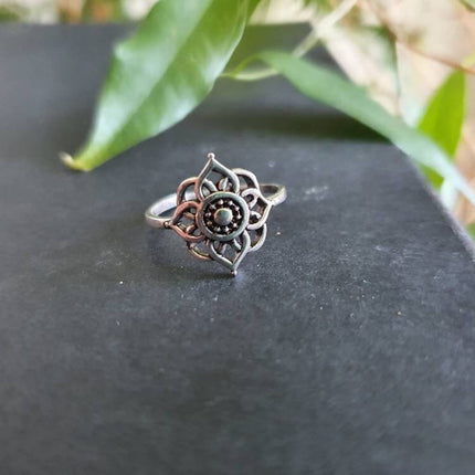 Mandala Flower Silver Ring / Flower Ring / Boho / Ethnic / Rustic / Festival / Tribal / Hippie / Gypsy / Psy / Thumb / Psy