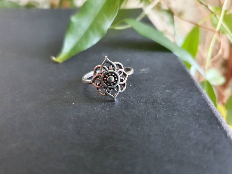 Mandala Flower Silver Ring / Flower Ring / Boho / Ethnic / Rustic / Festival / Tribal / Hippie / Gypsy / Psy / Thumb / Psy