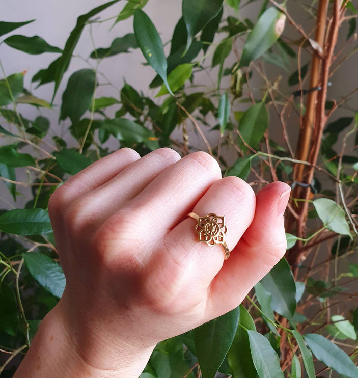 Mandala Flower Silver Ring / Flower Ring / Boho / Ethnic / Rustic / Festival / Tribal / Hippie / Gypsy / Psy / Thumb / Psy