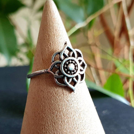 Mandala Flower Silver Ring / Flower Ring / Boho / Ethnic / Rustic / Festival / Tribal / Hippie / Gypsy / Psy / Thumb / Psy