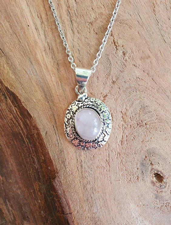 Rose Quartz Silver Necklace / Simple / Classic / Hypoallergenic / Boho / Inca / Ethnic / Hypoallergenic / Illuminati