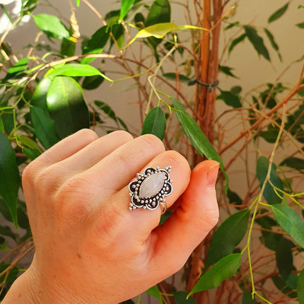 Bohemian style Moonstone and Silver Ring / Hippie / Boho / Ethnic / Rustic / Tribal / Gypsy / Festival / Healing / Festival / Small