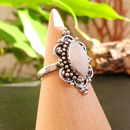 Bohemian style Moonstone and Silver Ring / Hippie / Boho / Ethnic / Rustic / Tribal / Gypsy / Festival / Healing / Festival / Small