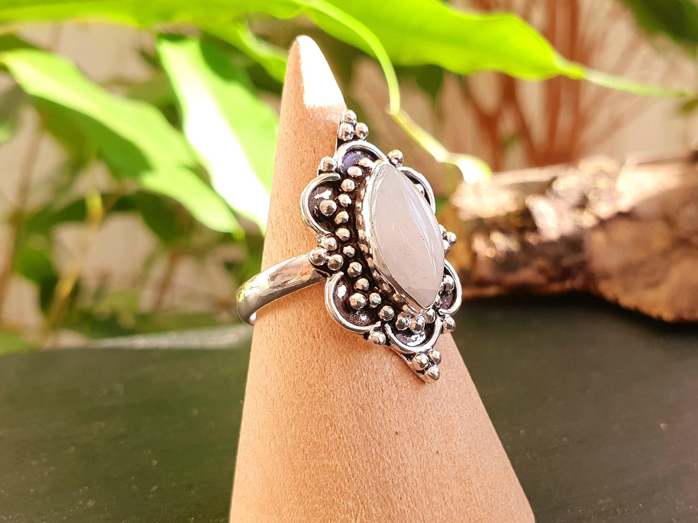 Bohemian style Moonstone and Silver Ring / Hippie / Boho / Ethnic / Rustic / Tribal / Gypsy / Festival / Healing / Festival / Small