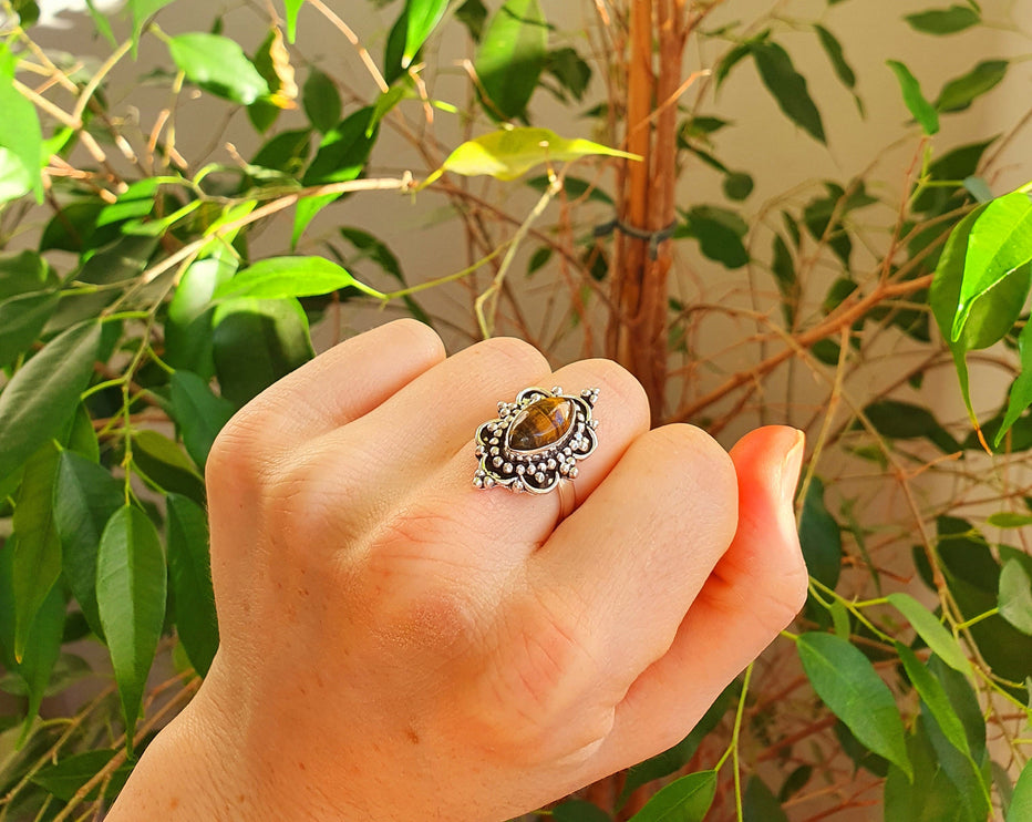 Bohemian style Tiger Eye and Silver Ring / Hippie / Boho / Ethnic / Rustic / Tribal / Gypsy / Festival / Healing / Festival / Small