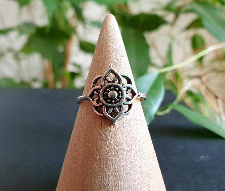 Mandala Flower Silver Ring / Flower Ring / Boho / Ethnic / Rustic / Festival / Tribal / Hippie / Gypsy / Psy / Thumb / Psy