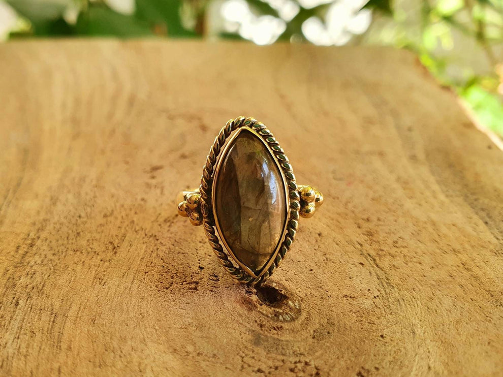 Labradorite Ring Ethnic style Brass / Boho / Bohemian / Psy / Rustic / Tribal / Gypsy / Festival / Healing / Festival