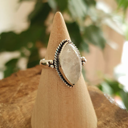 Bohemian style Moonstone and Silver Ring / Hippie / Boho / Ethnic / Rustic / Tribal / Gypsy / Festival / Healing / Festival / Small