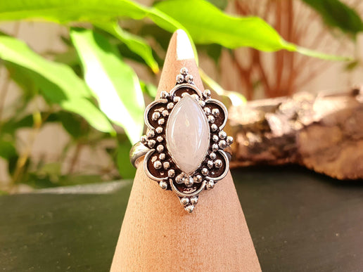 Bohemian style Moonstone and Silver Ring / Hippie / Boho / Ethnic / Rustic / Tribal / Gypsy / Festival / Healing / Festival / Small