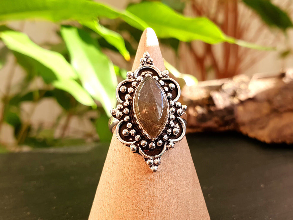 Ethnic style Silver & Labradorite / Small size / Boho / Bohemian / Rustic / Tribal / Gypsy / Festival