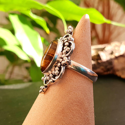 Bohemian style Tiger Eye and Silver Ring / Hippie / Boho / Ethnic / Rustic / Tribal / Gypsy / Festival / Healing / Festival / Small