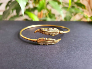 Brass Feather Bangle, Golden Feather Bracelet Women, Boho Bangle Women, Gift for Her, Ethnic Gift idea, Hippie Gift