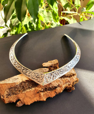 Ethnic Silver Choker Floral Design Necklace / Rustic / Gypsy / Lightweight / Boho / Tribal / Hippie / Rustic / Vegan / Aztec