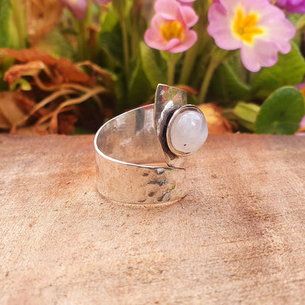 Ethnic style Silver & Moonstone Ring / Adjustable / Boho / Bohemian / Psy / Rustic / Tribal / Gypsy / Festival / Healing / Festival