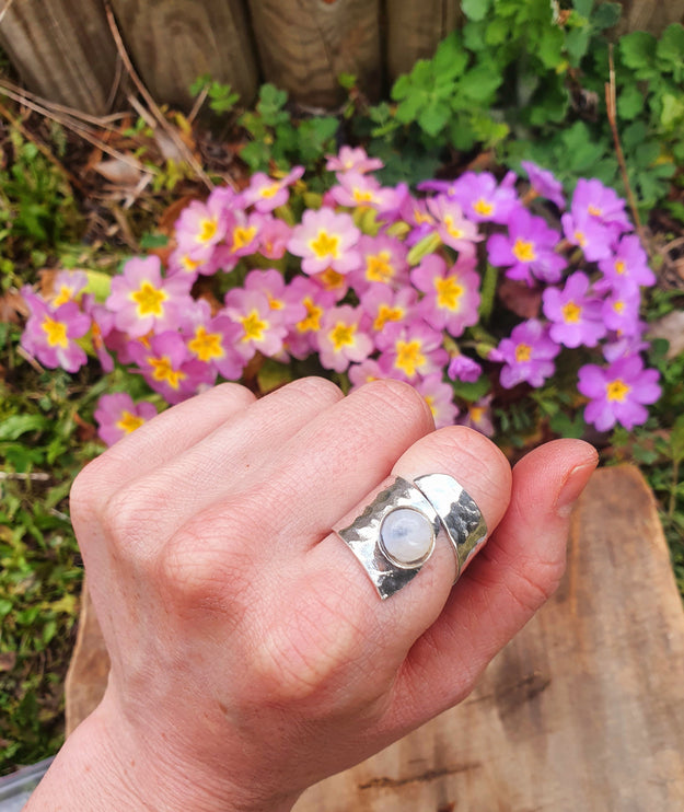 Ethnic style Silver & Moonstone Ring / Adjustable / Boho / Bohemian / Psy / Rustic / Tribal / Gypsy / Festival / Healing / Festival