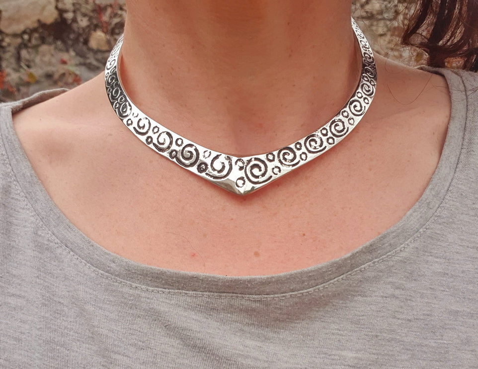 Ethnic Choker Silver Necklace / Rustic / Gypsy / Lightweight / Boho / Tribal / Hippie / Rustic / Vegan / Aztec