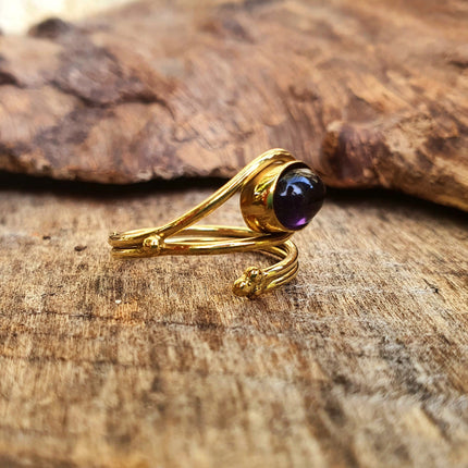 Ethnic style Brass & Amethyst Ring / Adjustable / Boho / Bohemian / Psy / Rustic / Tribal / Gypsy / Festival / Healing / Festival