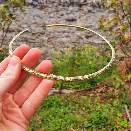 Floral Design Choker Brass Necklace / Rustic / Gypsy / Lightweight / Boho / Tribal / Hippie / Rustic / Vegan / Aztec