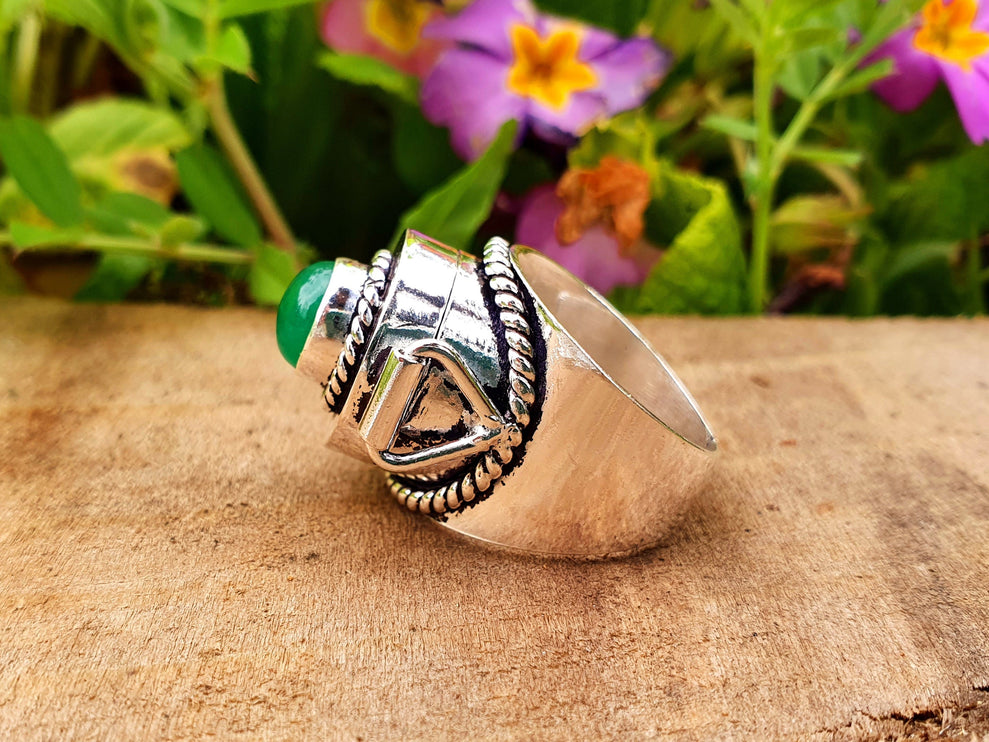 Silver Poison Ring / Green Onyx / Alchemy / Locket Ring / Boho / Bohemian / Rustic / Tribal / Gypsy / Festival / Healing / Festival 