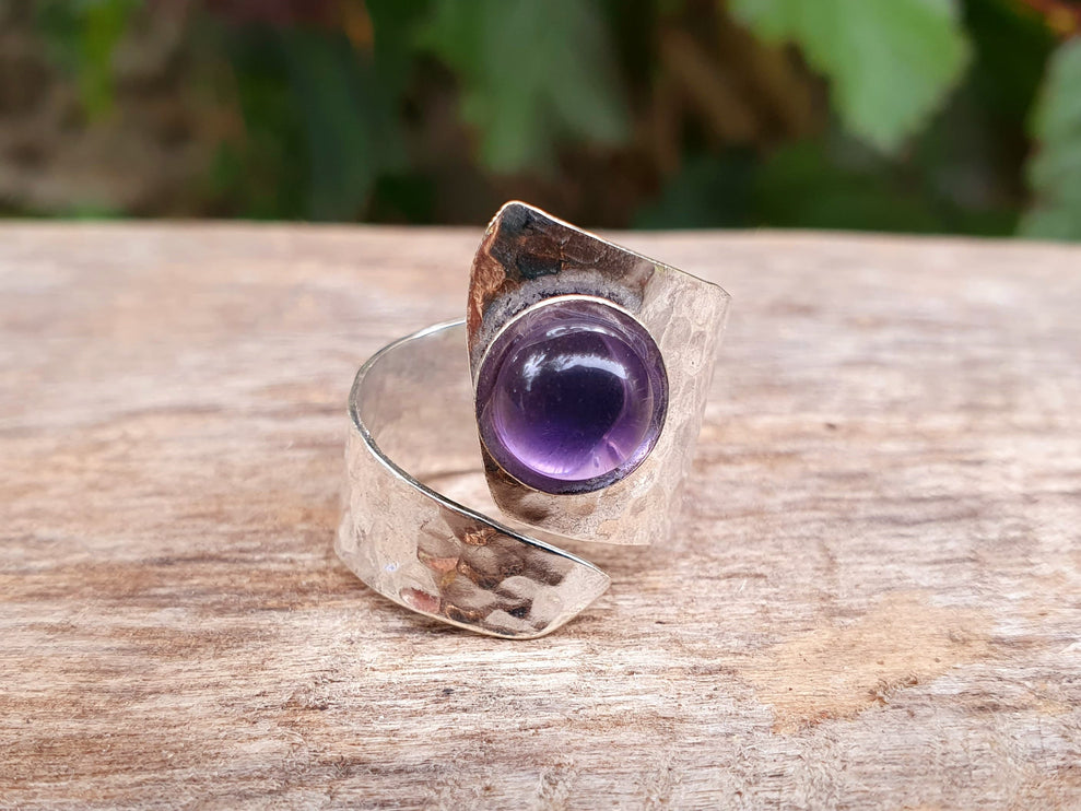 Ethnic style Silver & Amethyst Ring / Adjustable / Boho / Bohemian / Psy / Rustic / Tribal / Gypsy / Festival / Healing / Festival