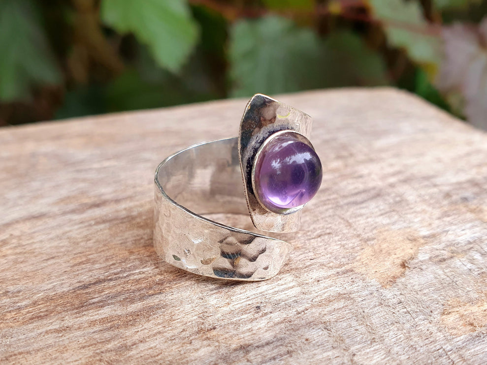 Ethnic style Silver & Amethyst Ring / Adjustable / Boho / Bohemian / Psy / Rustic / Tribal / Gypsy / Festival / Healing / Festival