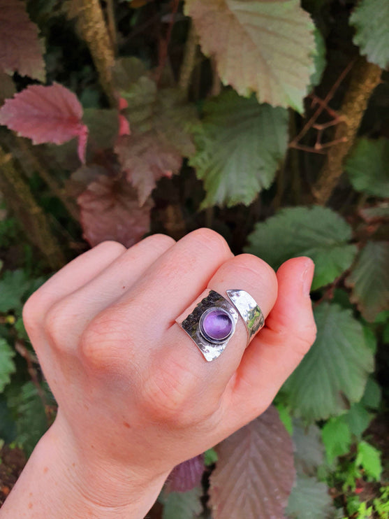 Ethnic style Silver & Amethyst Ring / Adjustable / Boho / Bohemian / Psy / Rustic / Tribal / Gypsy / Festival / Healing / Festival