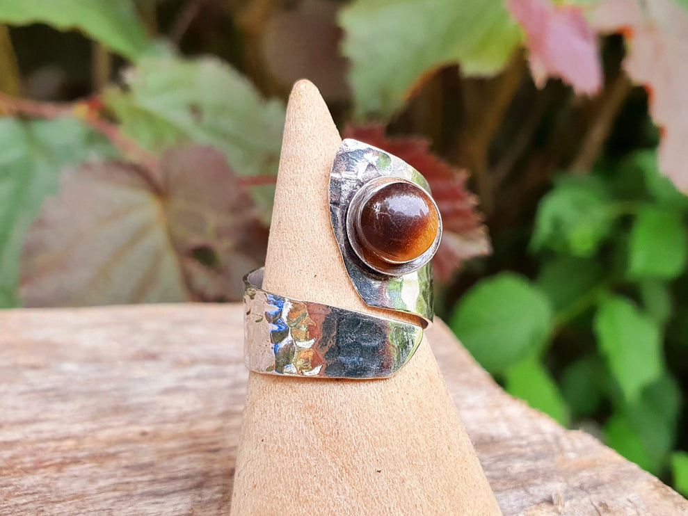 Silver Spiral Tiger Eye ring / Ajustable / Birthstone / Boho / Ethnic / Rustic / Tribal / Gypsy / Festival / Healing