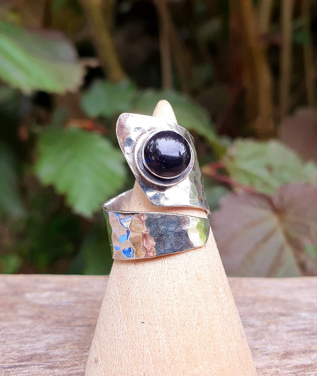 Ethnic style Silver Black Onyx Ring / Adjustable / Boho / Bohemian / Psy / Rustic / Tribal / Gypsy / Festival / Healing / Festival