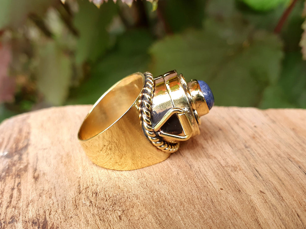 Gold Poison Ring / Brass & Lapis Lazuli / Alchemy / Locket Ring / Boho / Bohemian / Psy / Rustic / Tribal / Gypsy / Festival / Pierre bleu