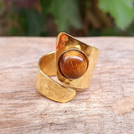 Golden Spiral Tiger Eye ring / Ajustable / Birthstone / Boho / Ethnic / Rustic / Tribal / Gypsy / Festival / Healing 