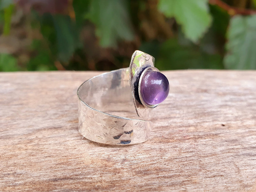 Ethnic style Silver & Amethyst Ring / Adjustable / Boho / Bohemian / Psy / Rustic / Tribal / Gypsy / Festival / Healing / Festival