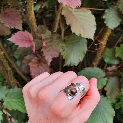 Silver Spiral Tiger Eye ring / Ajustable / Birthstone / Boho / Ethnic / Rustic / Tribal / Gypsy / Festival / Healing