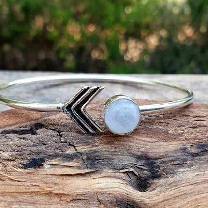 Silver Moonstone Arrow Bracelet / Bangle / Ethnic / Rustic / Bohemian / Hippie / Gypsy / Psy / Chic / Jewellery / Body / Adjustable