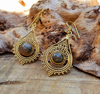 Labradorite Dangle earrings Gold Brass / Birth Stone / lithnotherapy / Ethnic / rustic, yoga, hippie, gypsy psy, boho, bohemian, festival