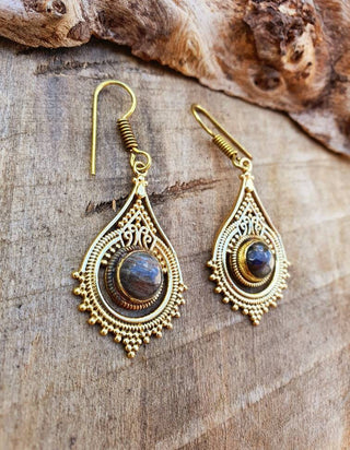 Labradorite Dangle earrings Gold Brass / Birth Stone / lithnotherapy / Ethnic / rustic, yoga, hippie, gypsy psy, boho, bohemian, festival