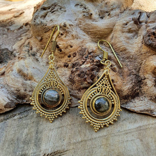 Labradorite Dangle earrings Gold Brass / Birth Stone / lithnotherapy / Ethnic / rustic, yoga, hippie, gypsy psy, boho, bohemian, festival