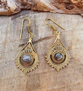 Labradorite Dangle earrings Gold Brass / Birth Stone / lithnotherapy / Ethnic / rustic, yoga, hippie, gypsy psy, boho, bohemian, festival