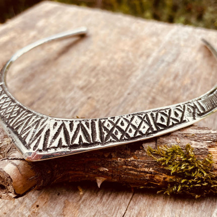 Ethnic Choker Silver Necklace / Rustic / Gypsy / Lightweight / Boho / Tribal / Hippie / Rustic / Vegan / Aztec